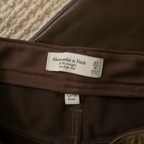 Abercrombie ‘90s Straight Ultra High Rise Curve Love Faux Leather Pants - Picture 6 of 6